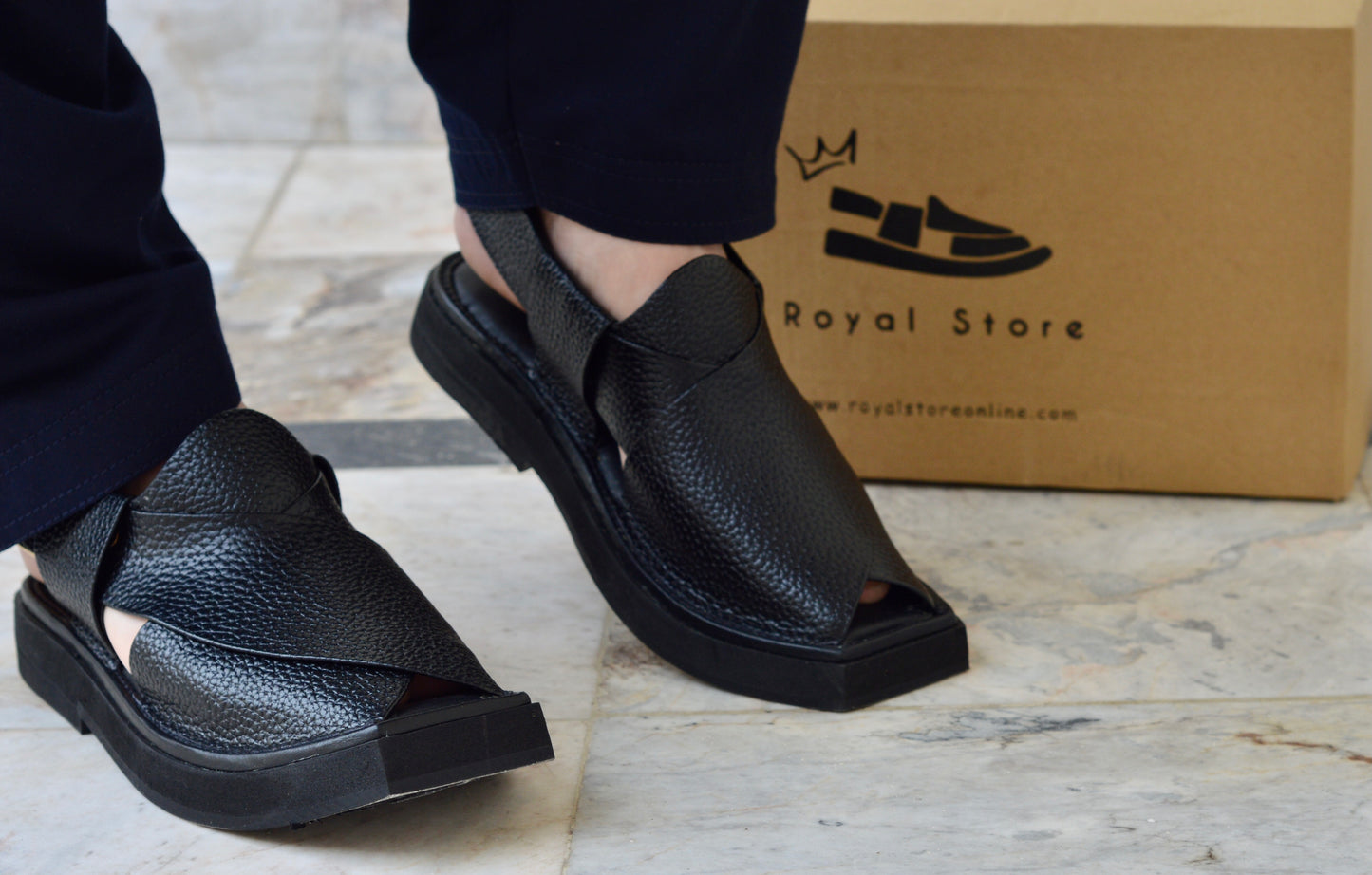 Black Doted Kaptaan Chappal